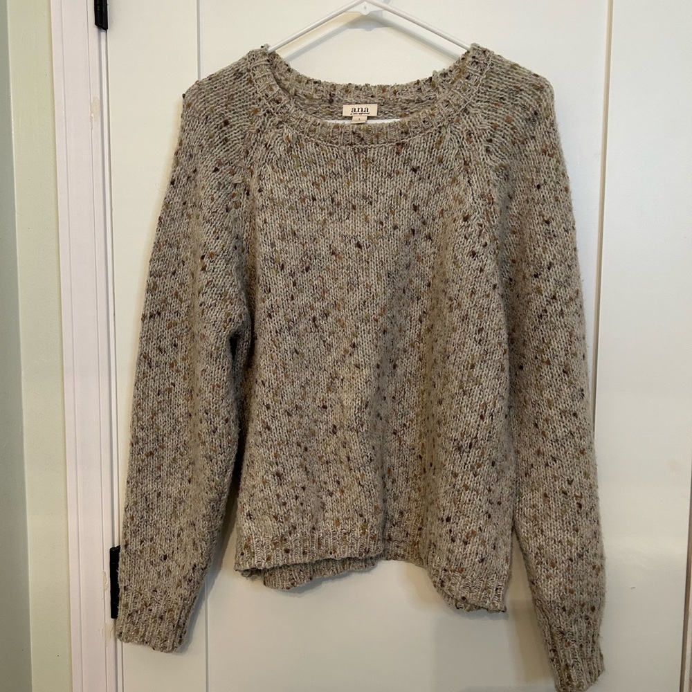Minimalist sweater